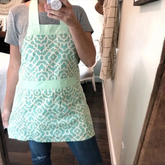 Homemade chevron style kitchen/grill apron - Picture 2 of 2